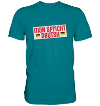Lade das Bild in den Galerie-Viewer, Gerhard Polt "Man spricht Deutsh" Fanpaket - Premium Shirt + DVD handsigniert
