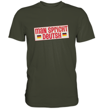 Lade das Bild in den Galerie-Viewer, Gerhard Polt "Man spricht Deutsh" Fanpaket - Premium Shirt + DVD handsigniert