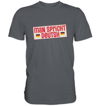 Lade das Bild in den Galerie-Viewer, Gerhard Polt "Man spricht Deutsh" Fanpaket - Premium Shirt + DVD handsigniert