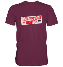 Lade das Bild in den Galerie-Viewer, Gerhard Polt "Man spricht Deutsh" Fanpaket - Premium Shirt + DVD handsigniert