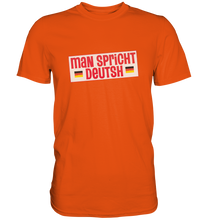 Lade das Bild in den Galerie-Viewer, Gerhard Polt "Man spricht Deutsh" Fanpaket - Premium Shirt + DVD handsigniert